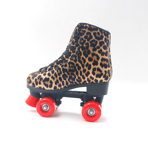 <span class=keywords><strong>Pattini</strong></span> <span class=keywords><strong>a</strong></span> <span class=keywords><strong>rotelle</strong></span> in pelle artificiale <span class=keywords><strong>pattini</strong></span> <span class=keywords><strong>a</strong></span> doppia linea donna uomo adulto bambini due linee <span class=keywords><strong>pattini</strong></span> <span class=keywords><strong>a</strong></span> <span class=keywords><strong>rotelle</strong></span> patine con 4 ruote Pat - Product Image 3