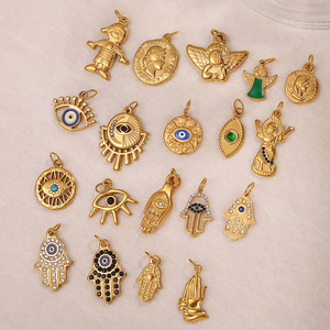 Amuletos de la Fortuna Guardiana |   Charm de Acero Inoxidable Chapado en Oro PVD de 18K |   Colgante de la Suerte con Protección Antideslustre para la Fabricación de Joyas - Product Image 5
