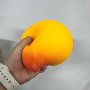 0728 Juguete Táctil Calmante No Tóxico, Bola Antiestrés Suave y Versátil, Fidget Sensorial con Forma de Fruta Eficaz para Adultos - Product Image 2