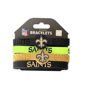 Braccialetto personalizzato <span class=keywords><strong>Minnesota</strong></span> Vikings inciso bracciale luminoso della squadra sportiva Logo in Silicone fascia da polso in gomma Set di 4