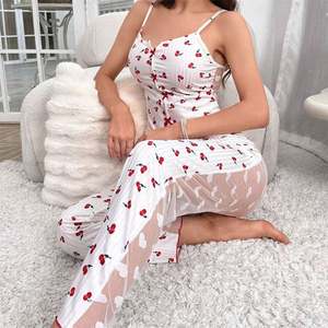 Ensemble de <span class=keywords><strong>pyjama</strong></span> sexy en dentelle transparente pour femmes, avec camisole et pantalon, motif cerise mignon et doux - Product Image 1