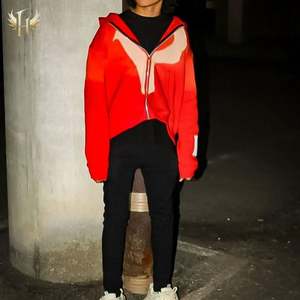 เสื้อฮู้ดผู้ชายผ้าฝ้ายเทอร์รี่ล้างกรด500GSM กันแดดกำหนดเองได้100% ปักลายคร็อป - Product Image 6