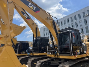 Excavatrice d'occasion CAT 320D2L à prix avantageux, moteur CAT C7.1 d'origine, système hydraulique stable, poids léger, 20 tonnes. - Product Image 1