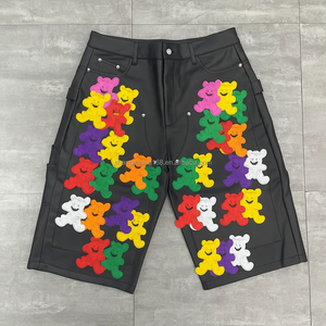 Pantaloncini in <span class=keywords><strong>Pelle</strong></span> da Uomo Personalizzati di Guangzhou Shangshang, Lunghezza Sotto il Ginocchio, con Patch Ricamate e Borchie - Product Image 4