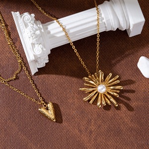 <span class=keywords><strong>Collier</strong></span> délicat en acier inoxydable plaqué or avec certificat CE Haomi pour filles, motif fleurs élégantes, chaîne tendance pour le quotidien - Product Image 3
