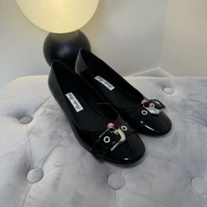 Scarpe Eleganti da Donna in Pelle Verniciata PU con Tacco Medio per Negozi di Moda - Product Image 5