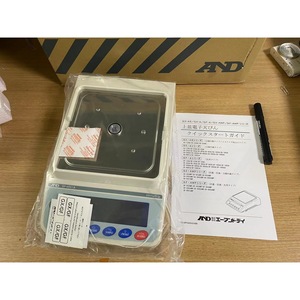 Balance analytique AND Aiander GR-60, 60 g, précision 0,1 mg, balance de laboratoire avec poids d'étalonnage intégrés - Product Image 5
