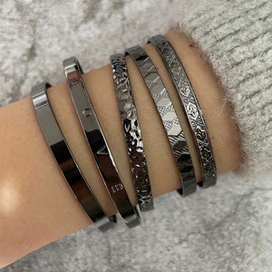 Bracciale rigido con cacciavite a vite in acciaio inossidabile placcato oro 18 carati per donne e uomini - Product Image 5