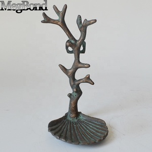 Décor de table <span class=keywords><strong>mural</strong></span> en fonte Produit artisanal en métal utilisé comme <span class=keywords><strong>porte</strong></span>-bijoux pour bagues et colliers Décoration murale en accent corail - Product Image 5
