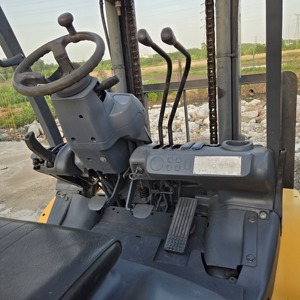 Used 3 Ton Diesel <b>Forklift</b> with 3000mm Lifting Height and Japan Original Engine for Warehouse and Logistics Operations - Product Image 5