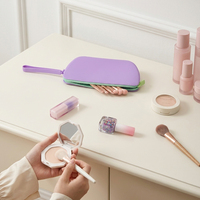 Vente en gros de trousses de maquillage en silicone personnalisées avec logo, multi-usages, petites, roses, porte-pinceaux de maquillage, étui pour lunettes