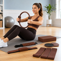 Kit d'accessoires Pilates : Haltères en silicone, poids de cheville, anneau Pilates pour femme, kit de puissance Pilates marron chocolat