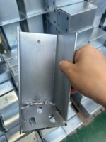 Base de poteau en aluminium traité thermiquement, antirouille, bon marché, en gros, pour clôtures de sécurité et utilisation sur les chantiers de construction