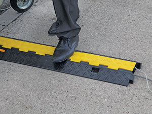 Protection de câble en caoutchouc à 2 canaux pour concert - Offre Spéciale - Product Image 6