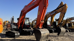 Hitachi ZX240 d'occasion du Japon, 24 tonnes, pelle hydraulique Hitachi ZX240 de seconde main, grande pelle Hitachi ZX240 pour la construction, conforme aux normes EPA - Product Image 3