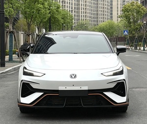 Changan UNI-V 2.0T 8AT Edición Jinqing 2025, Auto Usado, 10000 km, Bajo Kilometraje, Volante a la Izquierda, Sedán Deportivo Fastback, Vehículo de Gasolina para Exportación - Product Image 2