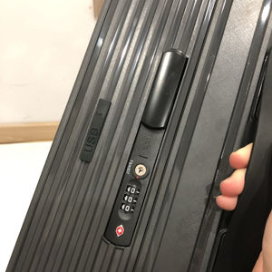 Maleta de Viaje Moderna con <span class=keywords><strong>Ruedas</strong></span> Giratorias de 360°, Asa Ancha, Ligera, Fabricada en PC, con Candado TSA, 20/24 Pulgadas - Product Image 4