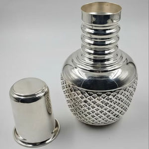 Carafe à eau en argent avec verre, 13 pouces, 1185 grammes, Kalash Silver House, design gravé artisanal pour la maison et le temple - Product Image 1