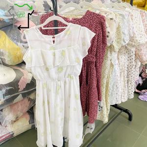 Vestidos Cortos de Segunda Mano al Por Mayor YIJIAYI, Alta Calidad, Estampados Florales, Colores Variados, Clasificados con Rigor, Limpios, <span class=keywords><strong>Precios</strong></span> Bajos - Product Image 2