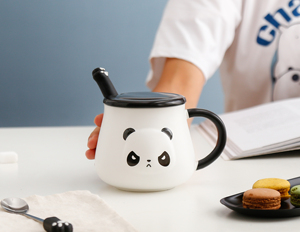 แก้วกาแฟเซรามิคลายการ์ตูนแพนด้าน่ารัก พร้อมฝาและช้อน เหมาะสำหรับเป็นของขวัญ - Product Image 1