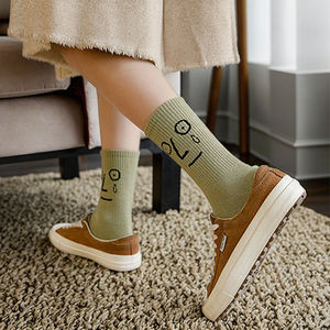 Kaus kaki pergelangan kaki wanita musim gugur grosir katun bersirkulasi kaus kaki polos desain sekolah Moticonsi satu lampu pas untuk penggunaan sehari-hari - Product Image 3