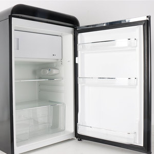 BC135VX Mini Refrigerador de Una Puerta, el Más Vendido y de Primera Calidad, Refrigerador Retro - Product Image 3