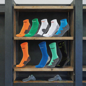 Chaussettes de sport athlétiques colorées en gros, longueur cheville, respirantes, extensibles, pour l'entraînement, la course et la gym, orange, vert, blanc, bleu - Product Image 2
