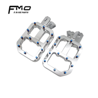 FMO Tuttio Soleil 01 Repose-pieds CNC bleu brûlé avec kit d'installation, logo personnalisé au laser, pièces de mise à niveau pour moto électrique tout-terrain