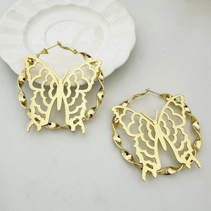 <b>Dropshipping</b> Customized Cartoon Stainless Steel Stud Earrings Trendy Classic Simple Letter Name Butterfly Design 18K Gold Party - Product Image 4