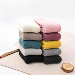 Chaussettes unisexes <span class=keywords><strong>en</strong></span> <span class=keywords><strong>laine</strong></span> mérinos personnalisées <span class=keywords><strong>Bas</strong></span> tricotés épais avec logo pour les sports d'hiver - Product Image 4