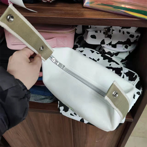 Túi Đựng Đồ Trang Điểm Du Lịch Logo Tùy Chỉnh Hộp Đựng Đồ Trang Điểm Có Khóa Kéo Có Tay Cầm Túi Đựng Mỹ Phẩm Vải Bố Cầm Tay Có Móc Cài - Product Image 6