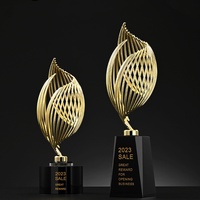 Trofeo en Oferta con Base Redonda de Cristal Grabada con Láser, Regalo Empresarial Duradero para Ceremonias de Premiación