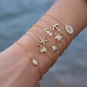 Ocean Summer Pulsera de Cadena de Acero Inoxidable con Oro de 18K y Circones, con Diseños de Caballito de Mar, Pez, Estrella de Mar, Tortuga, Cangrejo, Ancla y Árbol de Coco, para Vacaciones - Product Image 1