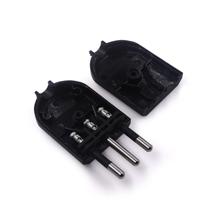Enchufe recableable de Italia de alta calidad 10A 250V Enchufe eléctrico chileno de Italia de tres pines redondos - Product Image 5