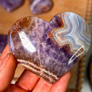 Vente en gros de pierres précieuses en améthyste et en agate en forme de cœur, pierres naturelles polies pour la décoration intérieure unique et les cadeaux de vacances - Product Image 5