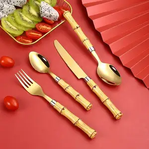 Manico di bambù coltello da bistecca occidentale e forchetta set regalo torta cucchiaio da dessert in acciaio inox coltello forchetta e cucchiaio stoviglie