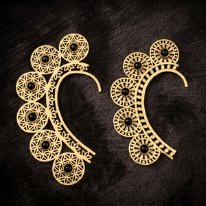 Pendientes de Oreja con Diseño de Flor de Latón, Estilo Bohemio, Unisex, con Ónix Negro - Product Image 1
