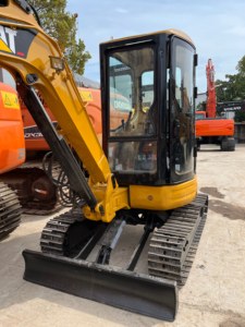 Mini excavadora usada CAT Caterpillar 304CR 304 de 4 toneladas, excavadora de cadenas original japonesa con motor Yanmar y giro trasero. - Product Image 5