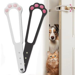 Moderno Sujetador de Puerta para Gatos y Perros con Correa Elástica Ajustable, Bloqueador de Puerta, Evita que las Mascotas Salgan, Uso en Cocina - Product Image 1