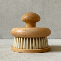 Brosse de douche exfoliante ovale en bois, simple, douce et rigide, avec poils naturels de sanglier et de nylon, réutilisable, pour un nettoyage en profondeur et un massage du dos