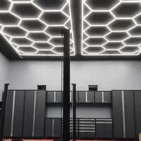 Vente d'usine Hexagonal Grille Garage Lampe Led Morden Plafond Pour Auto Detailing Shop Garage Lumières Led Travail Garage Lumières