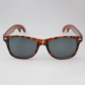 Gafas de sol retro aprobadas por CE UV400 Unisex logotipo personalizado Azul Rojo verde moda negro blanco paleta PC amarillo púrpura al aire libre - Product Image 3