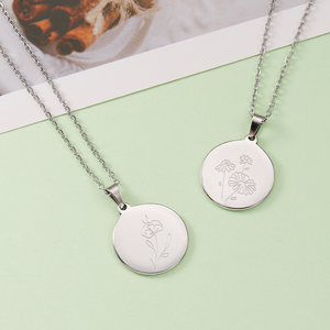 Pareja personalizada no se deslustra joyería de moda de acero inoxidable grabado mes de nacimiento collar de flores - Product Image 2