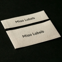 Étiquettes de vêtements personnalisées de haute qualité, découpées au laser, carrées, autocollantes, écologiques, en polyester tissé, étiquettes de col personnalisées, couleur personnalisée