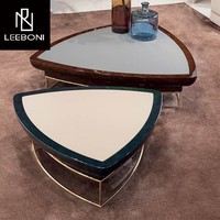 Table basse moderne et légère de luxe personnalisée Table à thé simple en ardoise avec dessus en triangle et en marbre Table basse de taille
