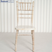 Chaise Chiavari moderne en chaux pour mariages et événements, empilable
