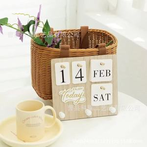 ปฏิทินติดผนังแบบพลิกได้ ยี่ห้อ Keyao ทำจากไม้ รูปทรงสี่เหลี่ยมผืนผ้า ใช้แม่เหล็ก ติดซ้ำได้ เหมาะสำหรับตกแต่งบ้านและห้องครัว - Product Image 3