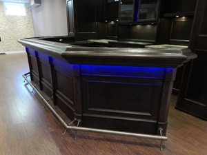 العتيقة خشبية ديلوكس بدروم بار تصميم الطابق السفلي الرطب بار مع مصابيح يندمج بها اللون الأحمر والأخضر والأزرق - Product Image 4