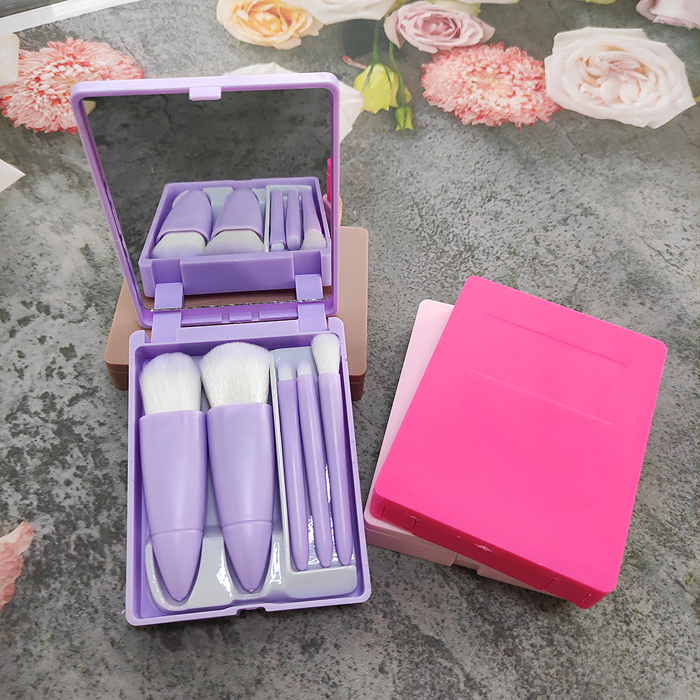 Ensemble de pinceaux de maquillage de voyage violets