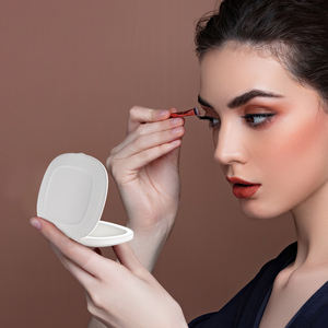 Iki taraflı akıllı şarj edilebilir katlanır kompakt el ışık ile büyüteçli ayna özel taşınabilir Led Vanity seyahat cep ayna - Product Image 6